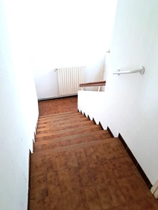 TRETS (13) A SAISIR Villa jumelée 8 Pièces 273m² habitables  +garage 46m² /2054m² clos.