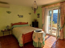 VAR (83) VINS SUR CARAMY, Magnifique Villa de charme de 163m² + studio 20m²et dépendances/1939m²avec piscine 