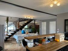 Belle maison en bois et son gîte, situation idéale !