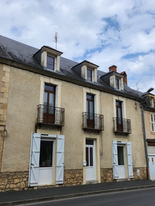 Belle et grande maison de ville