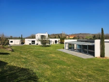 Magnifique maison moderne avec piscine intérieure et SPA.