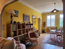 Belle et grande maison de ville