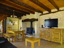 Ensemble immobilier : Maison en pierre et son gîte St Léon sur Vézère
