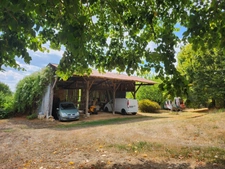 Fermette et dépendances sur 2 hectares 7 