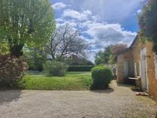 Propriété avec sa maison principale et ses 2 gîtes, sur 4 hectares...