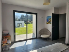 Magnifique maison moderne avec piscine intérieure et SPA.