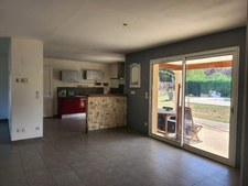 Maison de plain-pied avec piscine sur Montignac-Lascaux