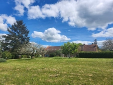 Propriété avec sa maison principale et ses 2 gîtes, sur 4 hectares...