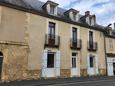 Belle et grande maison de ville