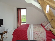 Ensemble immobilier : Maison en pierre et son gîte St Léon sur Vézère