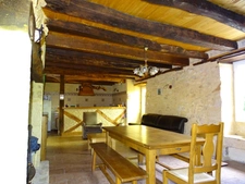 Ensemble immobilier : Maison en pierre et son gîte St Léon sur Vézère
