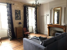 Maison de ville avec cour 