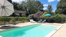 Propriété avec sa maison principale et ses 2 gîtes, sur 4 hectares...