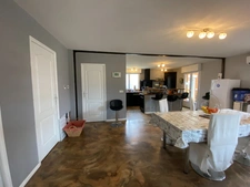 Belle maison en bois et son gîte, situation idéale !
