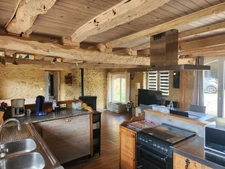 Propriété avec sa maison principale et ses 2 gîtes, sur 4 hectares...