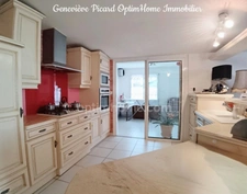 Maison de plain-pied de 152 m2 avec hangar indépendant de 150 m2 sur près de 2700 m2 de terrain proche des commerces de Merdrignac 