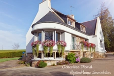 Propriété d'exception composée de quatre bâtisses harmonieusement intégrées dans leur environnement