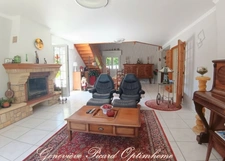 Propriété à vendre à Pontivy : Maison de 165 m2 environ sur 2000 m2 de jardin paysagé proche centre-ville et de ses commerces.