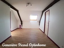 Maison de caractère en pierre de 189 m² — 5 chambres, dépendance et cour en cœur de bourg