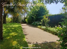 Propriété à vendre à Pontivy : Maison de 165 m2 environ sur 2000 m2 de jardin paysagé proche centre-ville et de ses commerces.