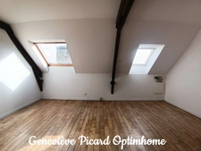 Maison de caractère en pierre de 189 m² — 5 chambres, dépendance et cour en cœur de bourg