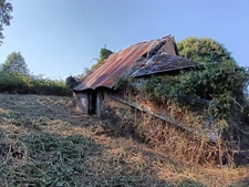 Terrain de loisirs de 2 300 M2 avec ancienne dépendance – Zone agricole – Crédin