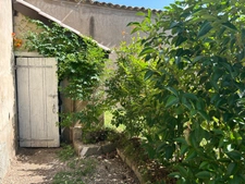 Maison ancienne de caractère, à la campagne.