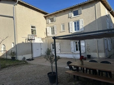 Maison ancienne de caractère, à la campagne.