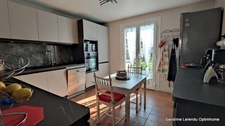 VILLAGE D'ALIZAY – A VENDRE Maison Familiale avec jardin paysager 5 Pièces - Sous-sol complet. Accès Gare à pied
