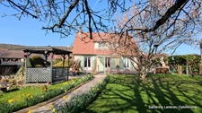 VILLAGE ALIZAY – Maison familiale soignée avec jardin paysager 5 Pièces - Sous-sol complet.