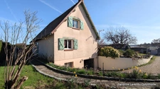 VILLAGE D'ALIZAY – A VENDRE Maison Familiale avec jardin paysager 5 Pièces - Sous-sol complet. Accès Gare à pied