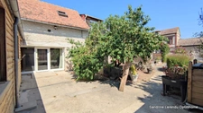 L'élégance d'une grande maison de village Normande en Pierre de Taille de 298 m² à réinventer
