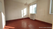 GRAND-COURONNE – MAISON DE CHARME EN BRIQUES ET SILEX – 3 CHAMBRES – JARDIN – GARAGE – BEAU POTENTIEL