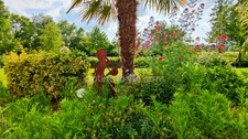 Propriété de caractère avec vue rivière, jardin paysager et volumes exceptionnels – Beaumontel