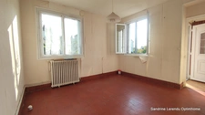 GRAND-COURONNE – MAISON DE CHARME EN BRIQUES ET SILEX – 3 CHAMBRES – JARDIN – GARAGE – BEAU POTENTIEL