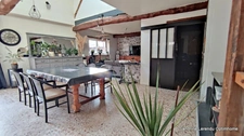 L'élégance d'une grande maison de village Normande en Pierre de Taille de 298 m² à réinventer