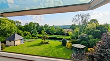 Propriété de caractère avec vue rivière, jardin paysager et volumes exceptionnels – Beaumontel
