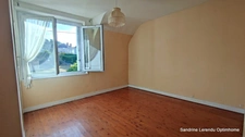 GRAND-COURONNE – MAISON DE CHARME EN BRIQUES ET SILEX – 3 CHAMBRES – JARDIN – GARAGE – BEAU POTENTIEL