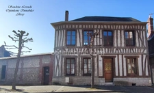 Maison  alliant Charme et Histoire au coeur du Village d'Alizay à 5 minutes à pied des Commerces