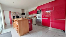 À vendre – Maison pleine de charme à Elbeuf, avec terrasse de 29 m², véranda, jardin - Vue sur la forêt