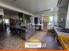 A VENDRE - MURS D IMMEUBLE DE CARACTERE - 450 M² HABITABLES - 15 PIECES + MAISON ANNEXE A CHATEAUNEUF LA FORET (87)