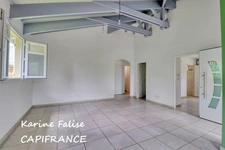 Villa T4 récente avec vue dégagée et terrain piscinable – Le Marin