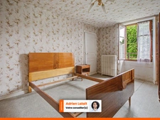 Maison de bourg à rénover de 125 m² – 4 chambres – Jardinet – Garage