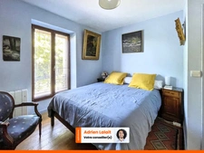 Maison 3 chambres, 1 bureau, grand jardin, très bon état