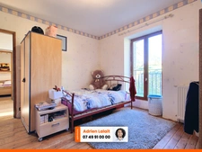 Maison 6 chambres - Jardin 7000m² - bourg 5 min à pieds - Authentique et vue dégagée