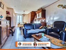 Maison 3 chambres dont 1 en RDC - Grand terrain, champ, hangars