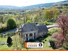 Maison 6 chambres - Jardin 7000m² - bourg 5 min à pieds - Authentique et vue dégagée