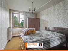 Maison de bourg à rénover de 125 m² – 4 chambres – Jardinet – Garage