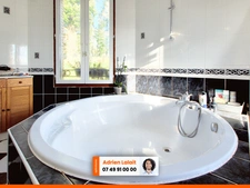 Maison 6 chambres - Jardin 7000m² - bourg 5 min à pieds - Authentique et vue dégagée