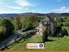 Maison 6 chambres - Jardin 7000m² - bourg 5 min à pieds - Authentique et vue dégagée